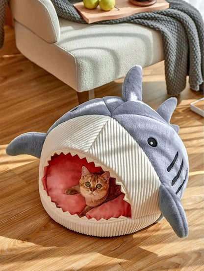 Cat Mat Shark-Shaped Kennel Kitten Bed Hideout House Warm Soft Comfortable Semi-Closed Cat Dog Nest Blue M