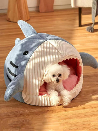 Cat Mat Shark-Shaped Kennel Kitten Bed Hideout House Warm Soft Comfortable Semi-Closed Cat Dog Nest Blue M